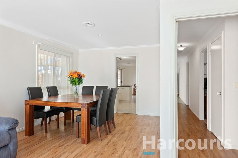 Photo - 26 Shari Drive, Delacombe VIC 3356 - Image 5