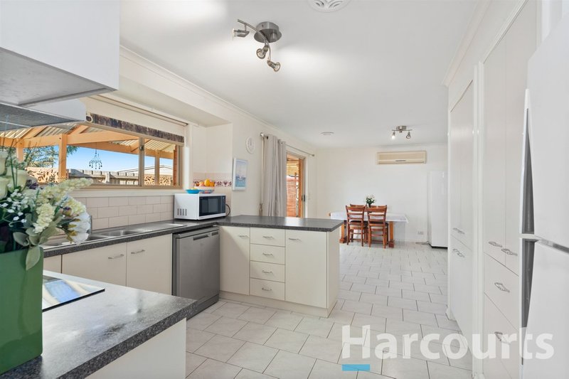 Photo - 26 Shari Drive, Delacombe VIC 3356 - Image 6