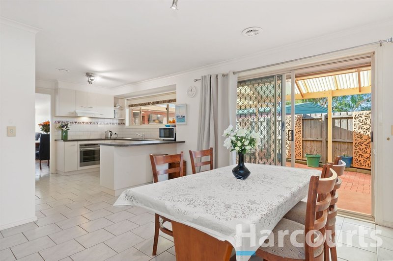 Photo - 26 Shari Drive, Delacombe VIC 3356 - Image 8