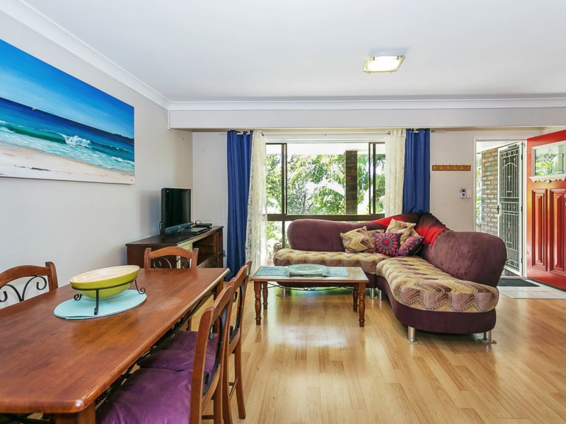 Photo - 2/6 Sherwood Close, Mudgeeraba QLD 4213 - Image 7