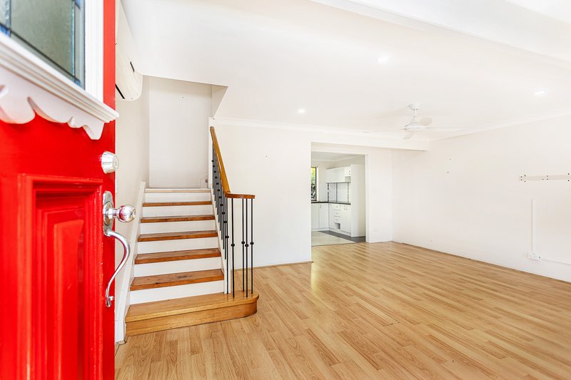 Photo - 2/6 Sherwood Close, Mudgeeraba QLD 4213 - Image 3