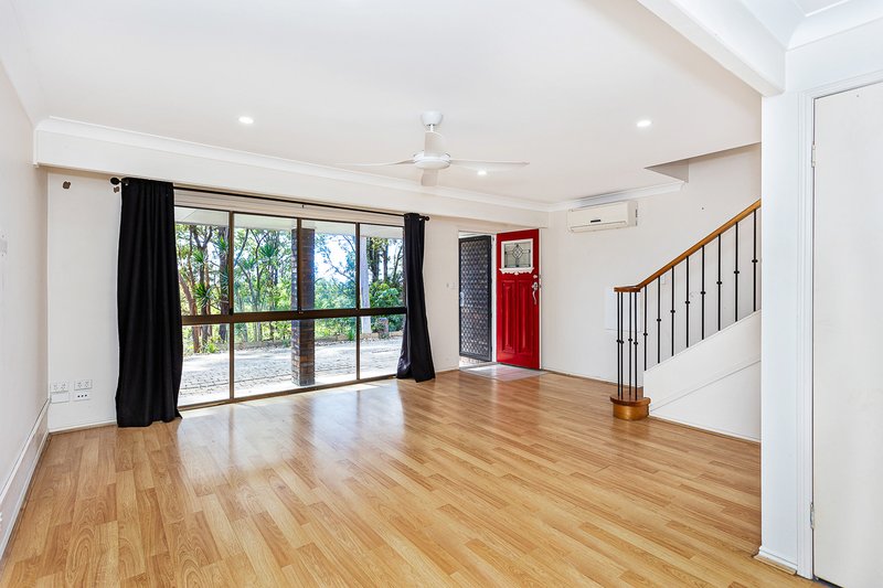 Photo - 2/6 Sherwood Close, Mudgeeraba QLD 4213 - Image 5