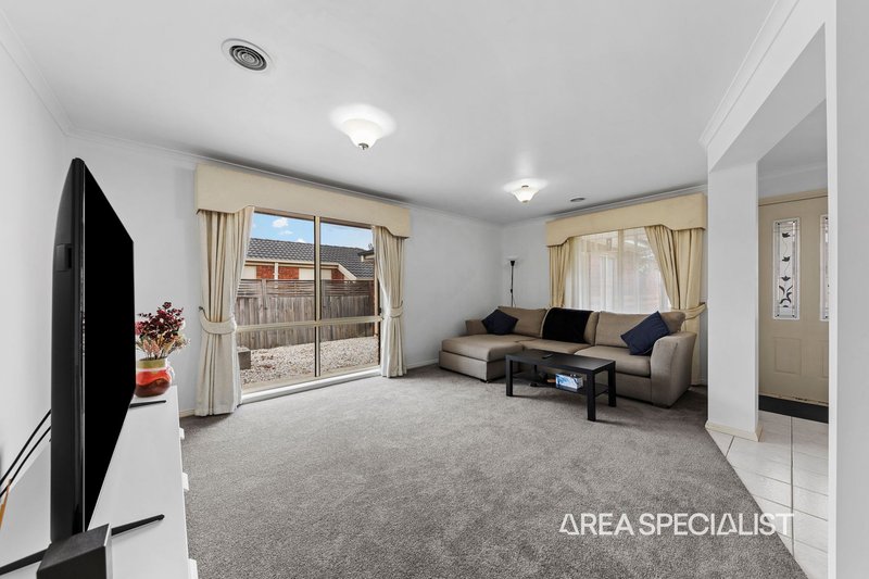 Photo - 26 Shetland Court, Pakenham VIC 3810 - Image 3