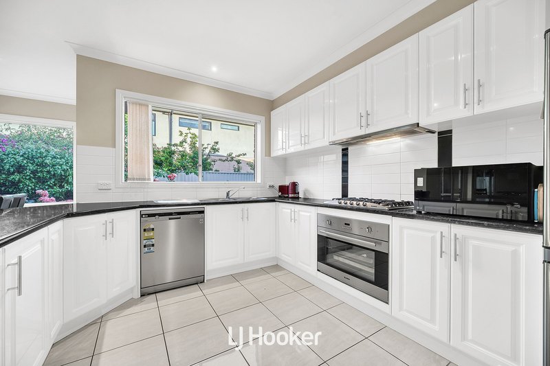 Photo - 26 Sigvard Boulevard, Hallam VIC 3803 - Image 12