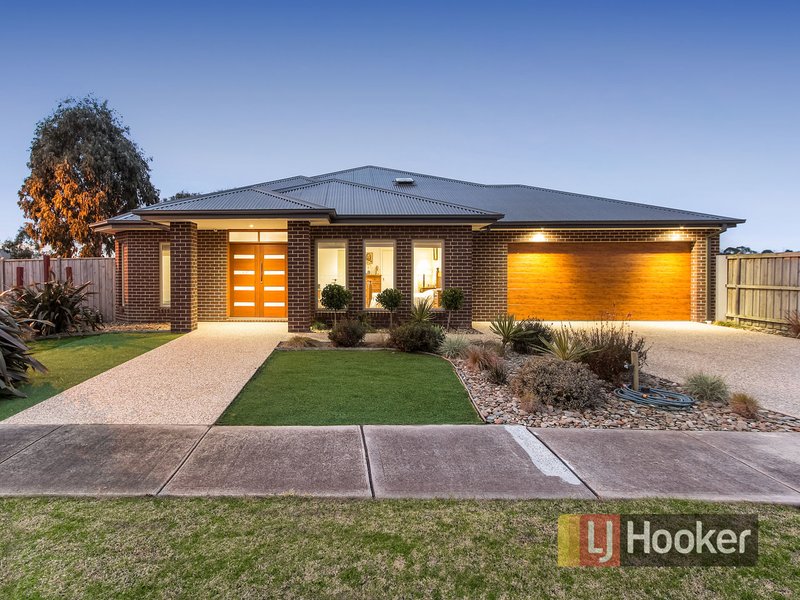 26 Skyline Way, Berwick VIC 3806