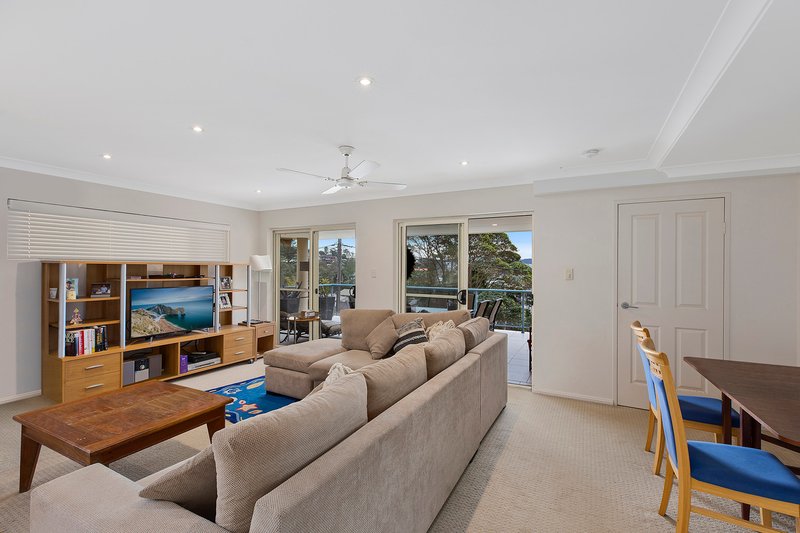 Photo - 2/6 Smillie Avenue, Terrigal NSW 2260 - Image 3