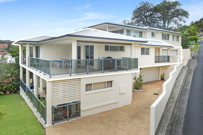 Photo - 2/6 Smillie Avenue, Terrigal NSW 2260 - Image 4