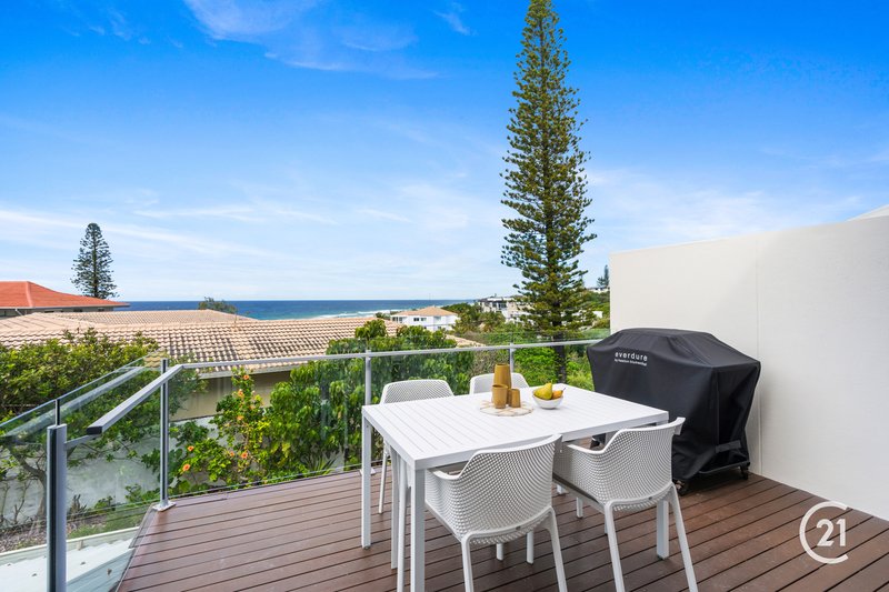 Photo - 2/6 Sobraon Street, Sunrise Beach QLD 4567 - Image 9