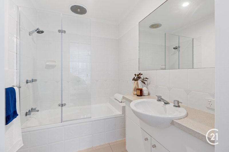 Photo - 2/6 Sobraon Street, Sunrise Beach QLD 4567 - Image 12