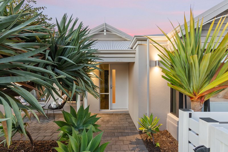 Photo - 26 Somerly Drive, Clarkson WA 6030 - Image 4