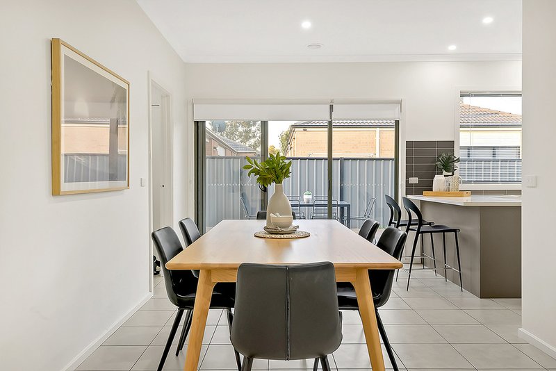 Photo - 26 Somersby Road, Craigieburn VIC 3064 - Image 9