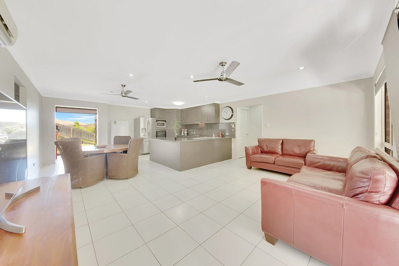 Photo - 26 Spence Court, Kirkwood QLD 4680 - Image 4