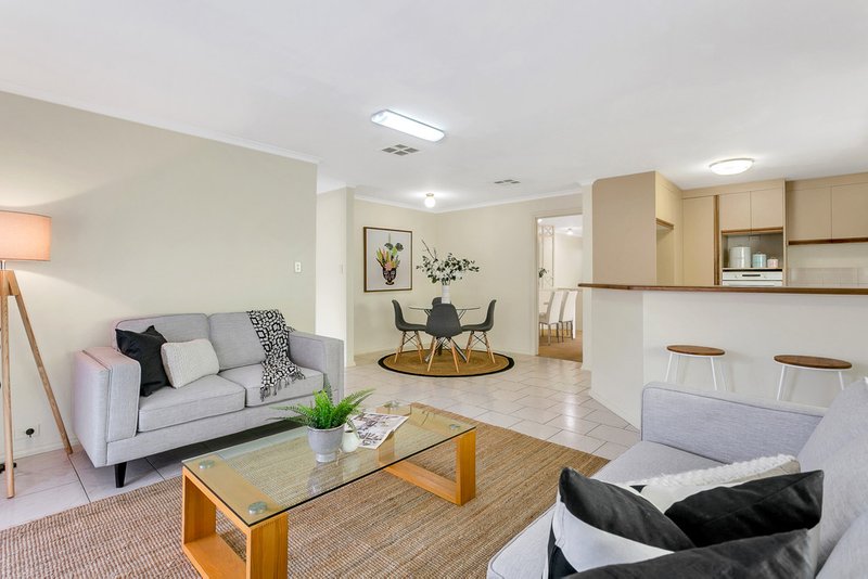 Photo - 26 Spring Park Circuit, Aberfoyle Park SA 5159 - Image 4