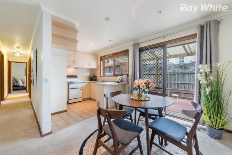 Photo - 2/6 Springfield Avenue, Croydon VIC 3136 - Image 2