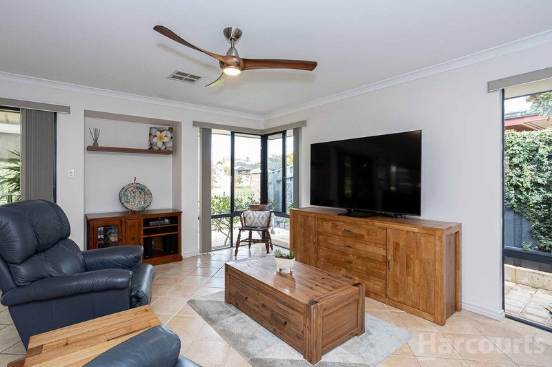 Photo - 26 St Helens Grove, Landsdale WA 6065 - Image 9