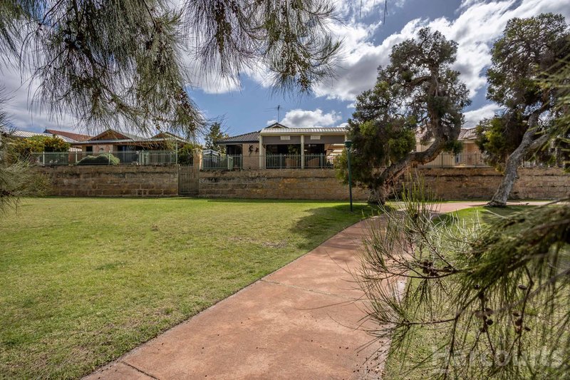 Photo - 26 St Helens Grove, Landsdale WA 6065 - Image 34