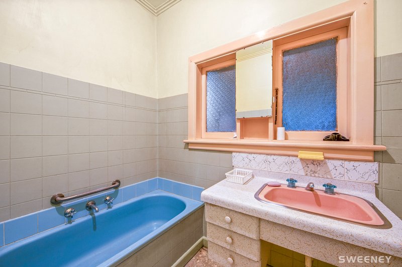 Photo - 26 Stapley Crescent, Altona North VIC 3025 - Image 8