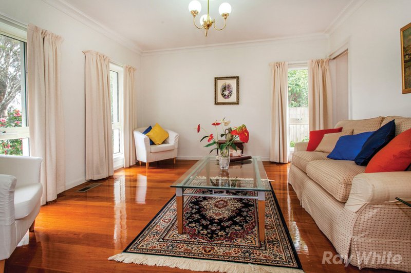 Photo - 26 Strada Crescent, Wheelers Hill VIC 3150 - Image 2