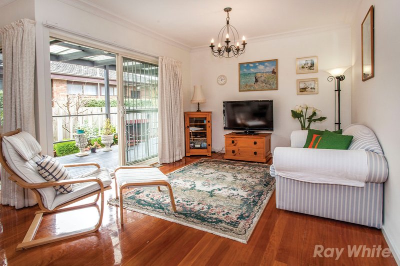 Photo - 26 Strada Crescent, Wheelers Hill VIC 3150 - Image 4