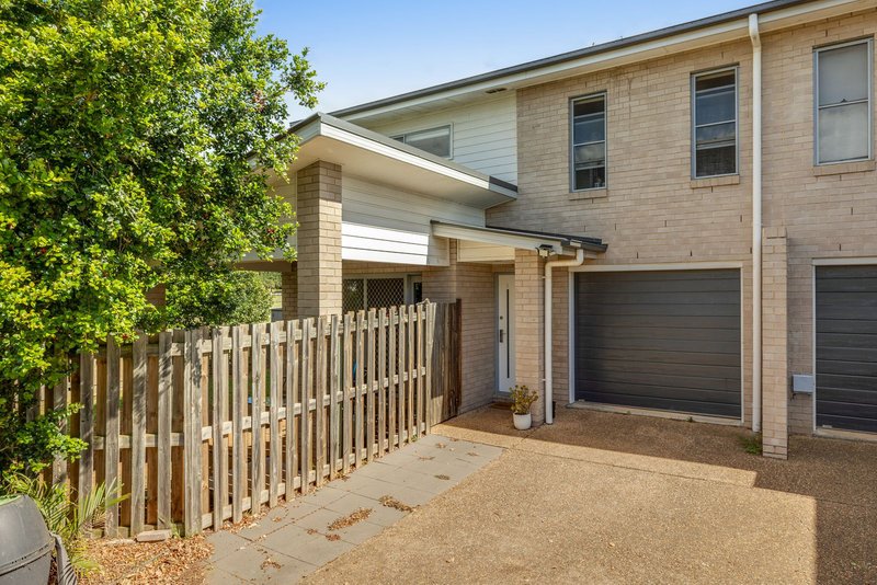 Photo - 2/6 Sweeney Street, Kearneys Spring QLD 4350 - Image 1