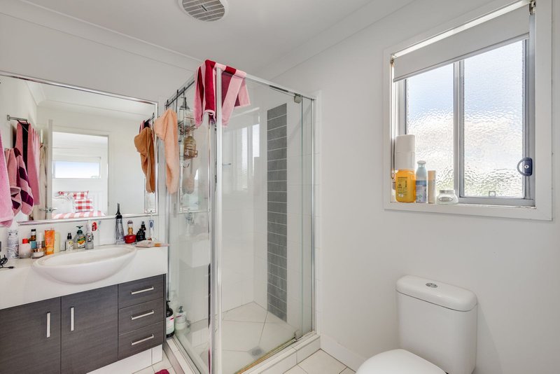 Photo - 2/6 Sweeney Street, Kearneys Spring QLD 4350 - Image 7