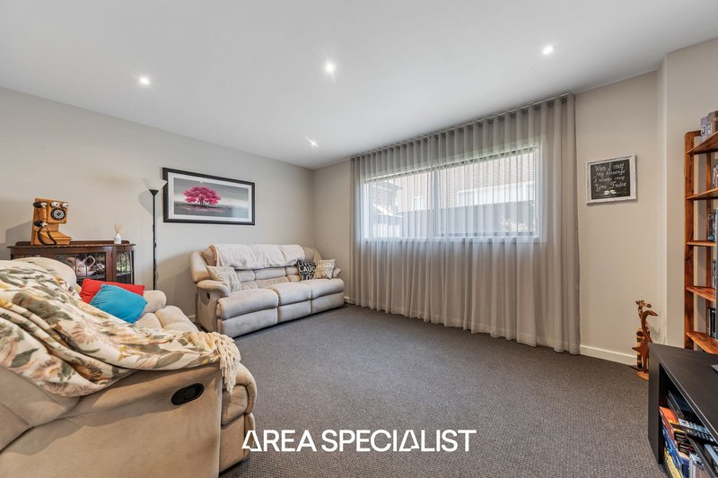 Photo - 26 Tahoe Circuit, Pakenham VIC 3810 - Image 14