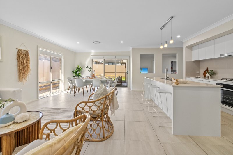 Photo - 26 Talbot Parkway, North Rothbury NSW 2335 - Image 3