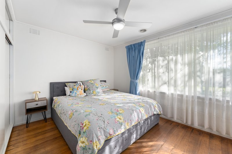 Photo - 26 Tamala Avenue, Notting Hill VIC 3168 - Image 6