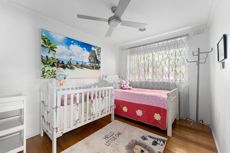 Photo - 26 Tamala Avenue, Notting Hill VIC 3168 - Image 7