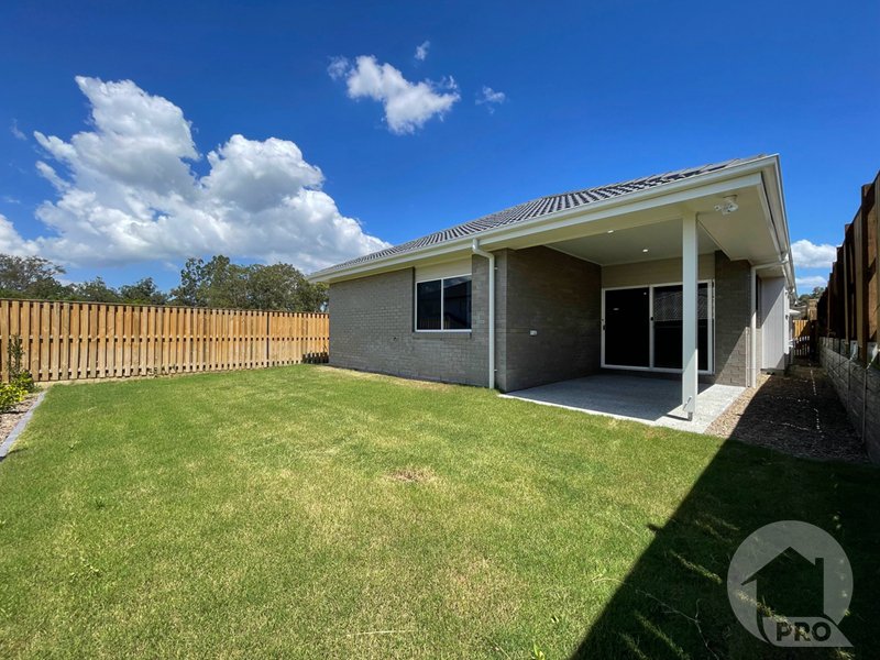 Photo - 26 Tamarind Cres , Park Ridge QLD 4125 - Image 14