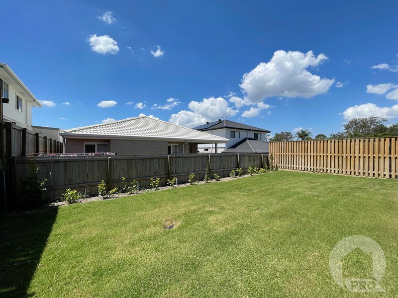 Photo - 26 Tamarind Cres , Park Ridge QLD 4125 - Image 15