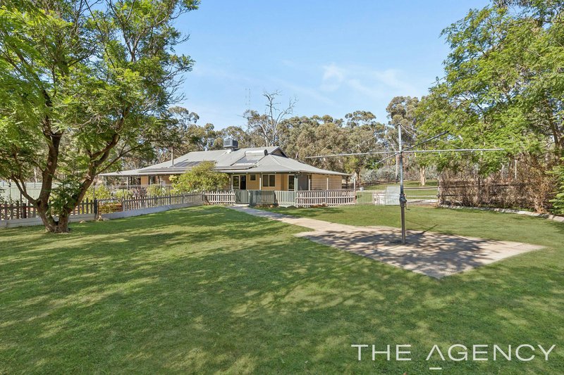 Photo - 26 Tamma Road, Bakers Hill WA 6562 - Image 1