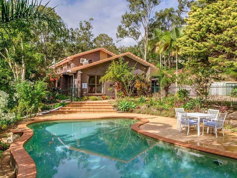 Photo - 26 Tarrant Drive, Mudgeeraba QLD 4213 - Image 2