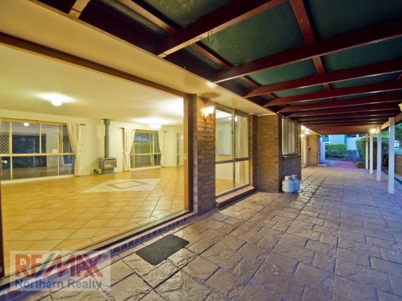 Photo - 26 Tetragona Drive, Arana Hills QLD 4054 - Image 8