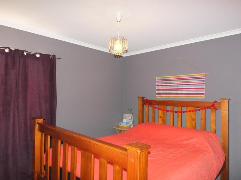 Photo - 26 Thorne Street, Wallaroo SA 5556 - Image 8