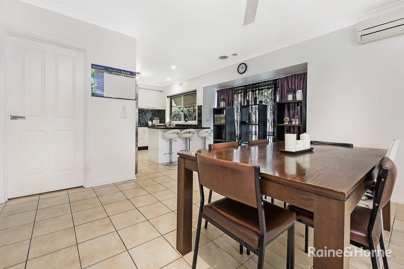 Photo - 26 Thornton Avenue, Sunbury VIC 3429 - Image 5