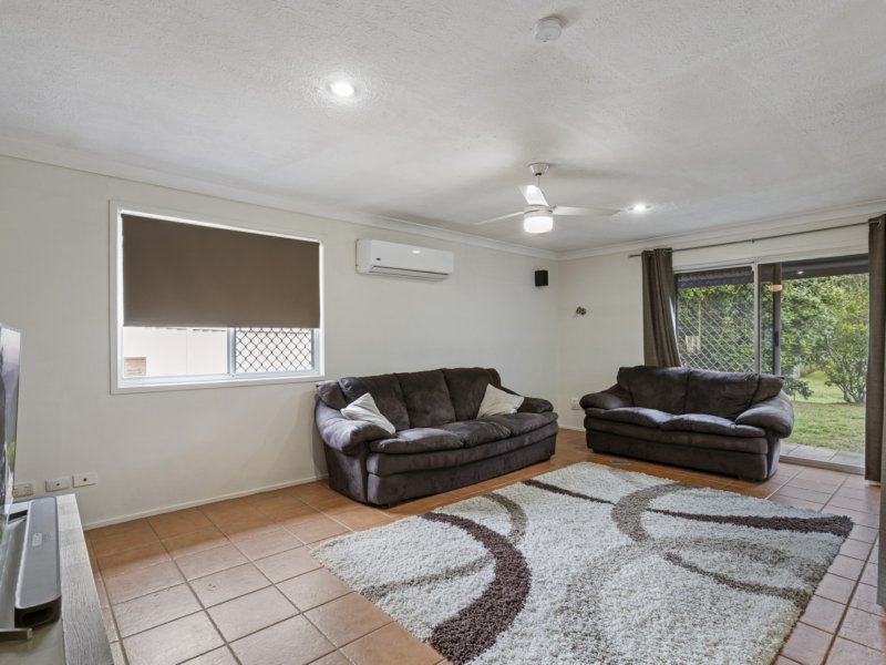 Photo - 26 Tobermory Court, Merrimac QLD 4226 - Image 4