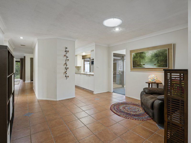 Photo - 26 Tobermory Court, Merrimac QLD 4226 - Image 12