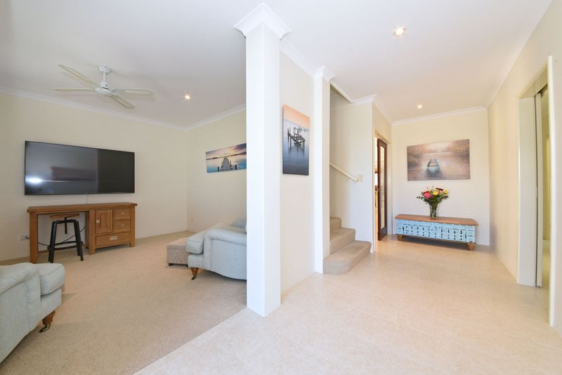 Photo - 26 Torquay Pass, Mindarie WA 6030 - Image 2