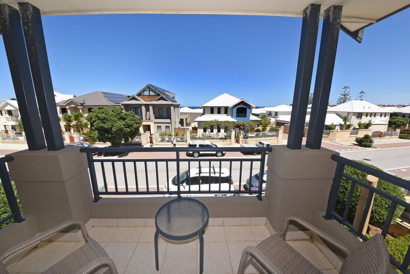 Photo - 26 Torquay Pass, Mindarie WA 6030 - Image 17