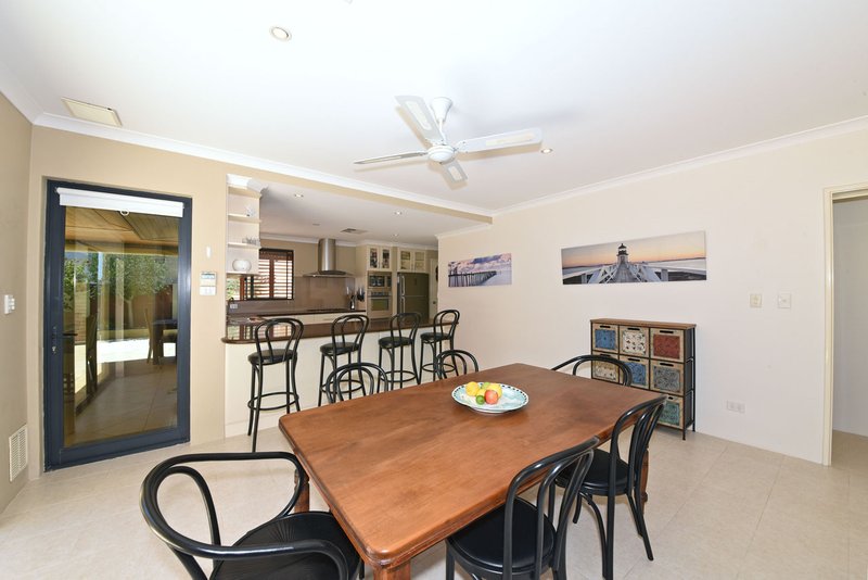 Photo - 26 Torquay Pass, Mindarie WA 6030 - Image 23