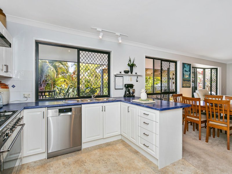 Photo - 26 Tuena Street, Mudgeeraba QLD 4213 - Image 4