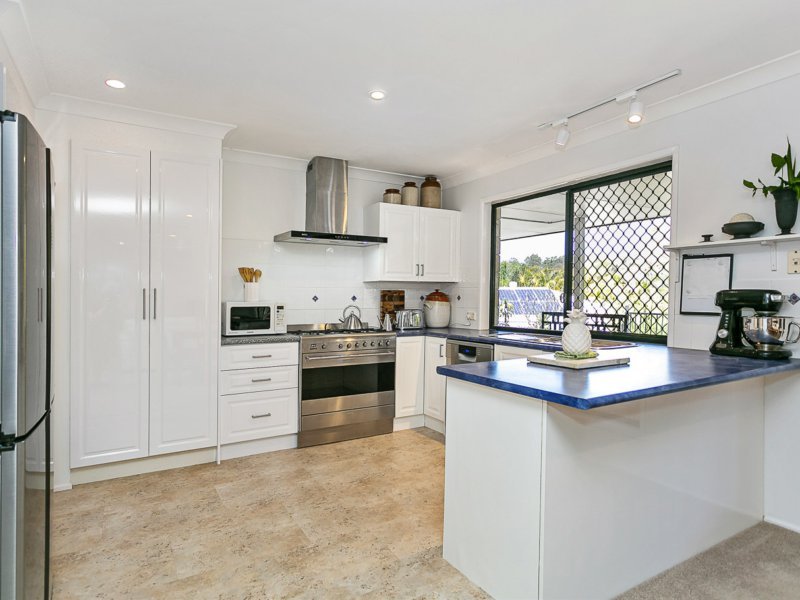 Photo - 26 Tuena Street, Mudgeeraba QLD 4213 - Image 6