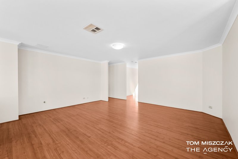 Photo - 26 Tulip Way, East Cannington WA 6107 - Image 11