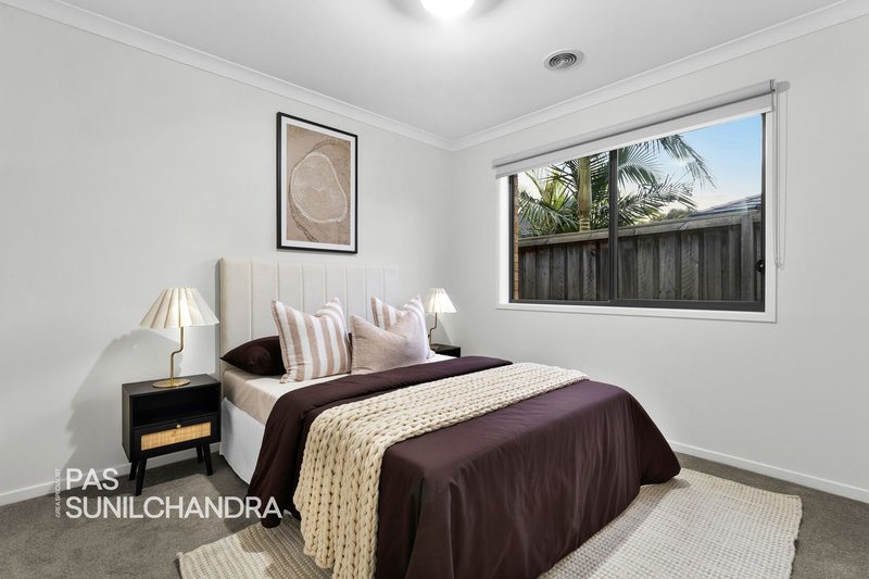 Photo - 26 Valencia Circuit, Cranbourne VIC 3977 - Image 7