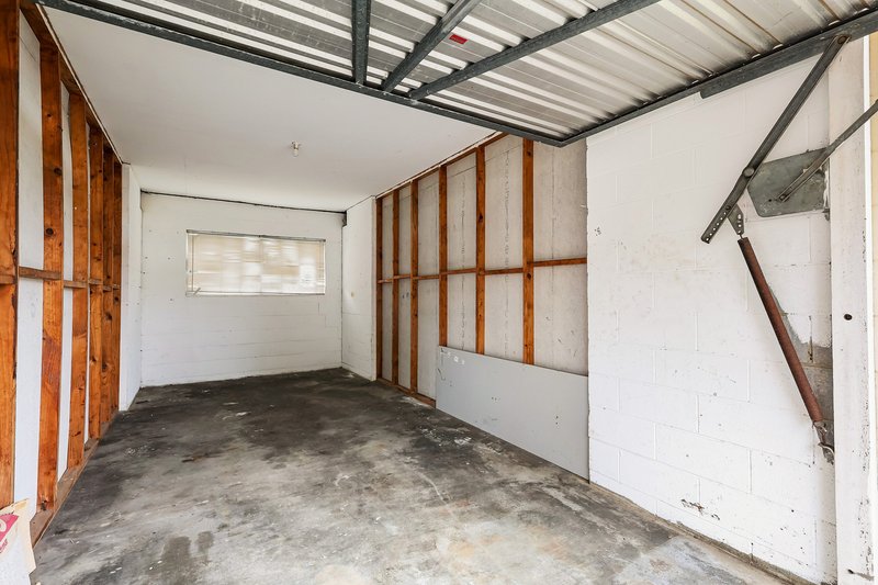 Photo - 2/6 Vernia Place, Biggera Waters QLD 4216 - Image 9