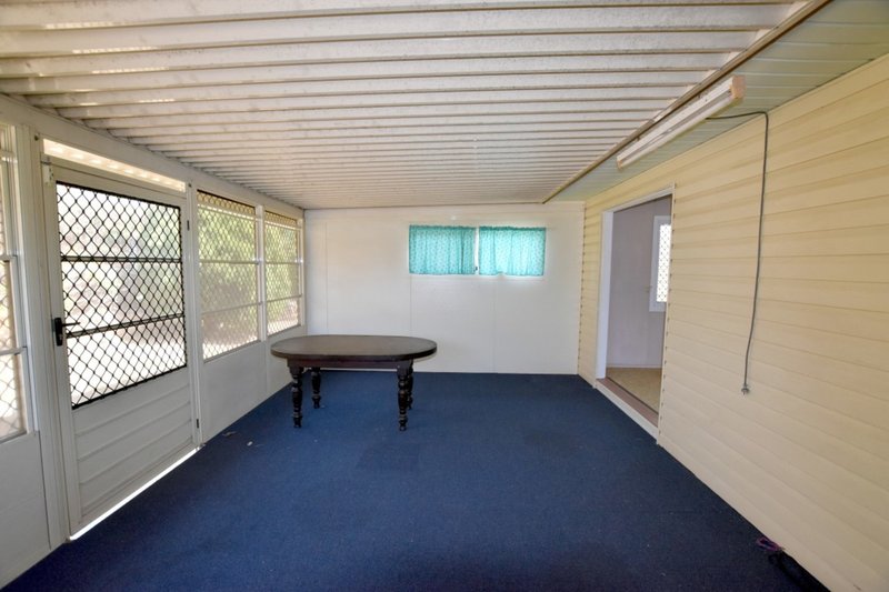 Photo - 26 Walters Avenue, West Gladstone QLD 4680 - Image 6