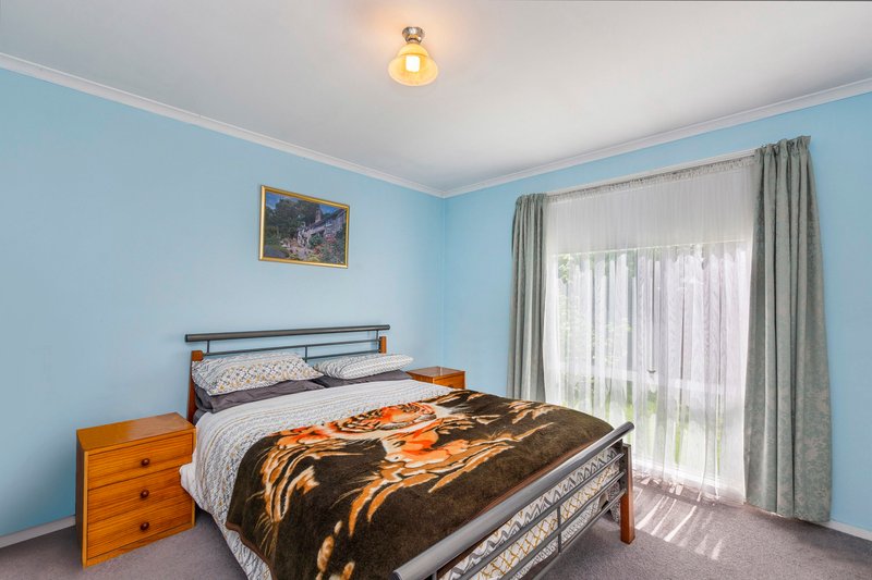 Photo - 26 Waratah Crescent, Portland VIC 3305 - Image 4