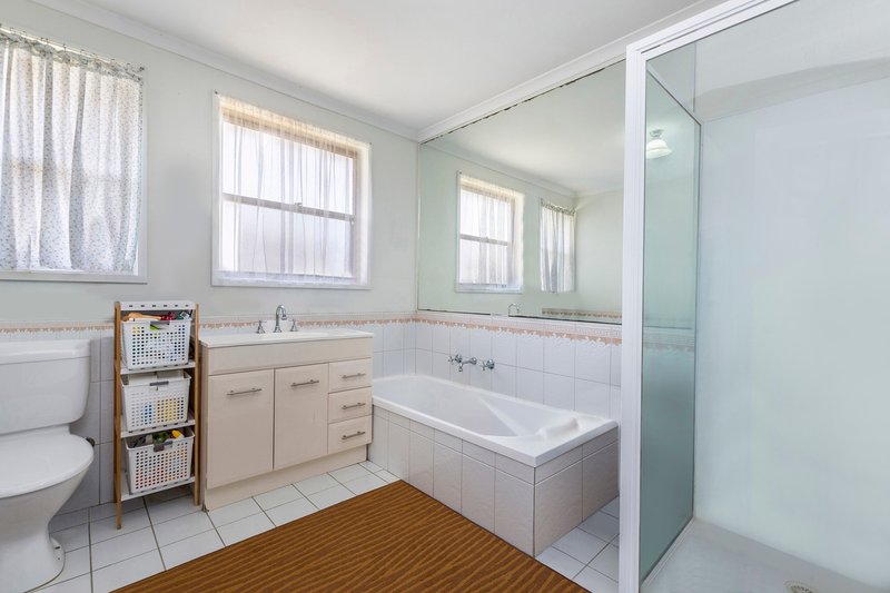 Photo - 26 Waratah Crescent, Portland VIC 3305 - Image 6