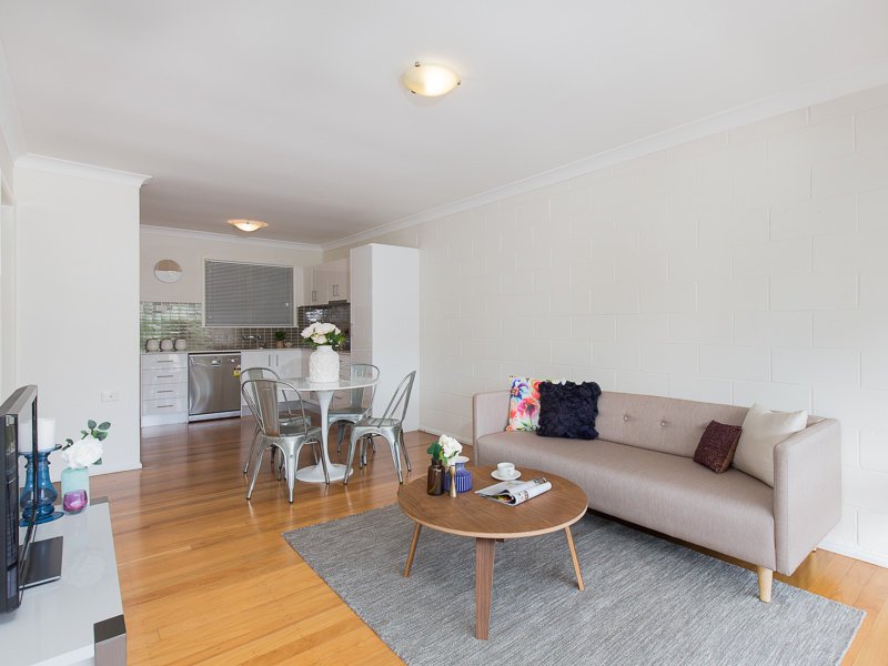 Photo - 2/6 Ware Street, Annerley QLD 4103 - Image 2